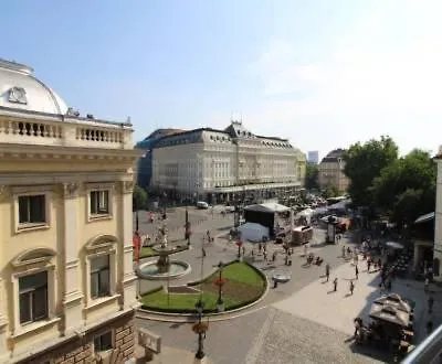 Luxury In Old Town Center Appartement Bratislava